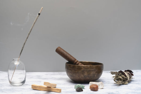 Introduction to natural incense and healing stones