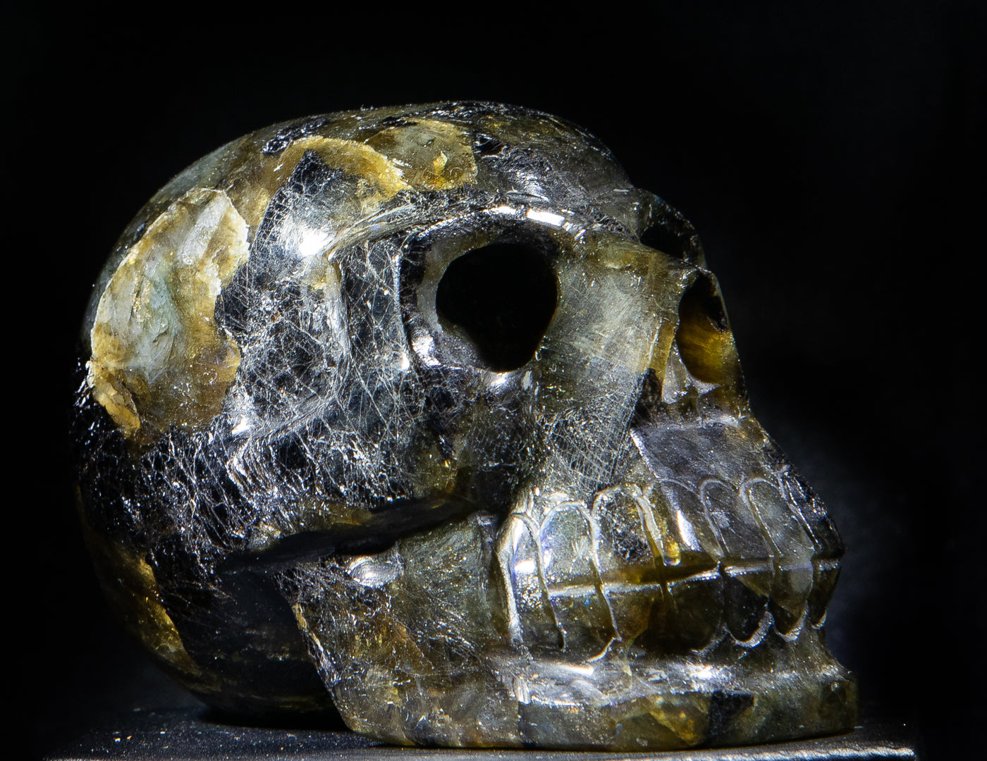 098 Labradorite Skull 532 g 3x3in