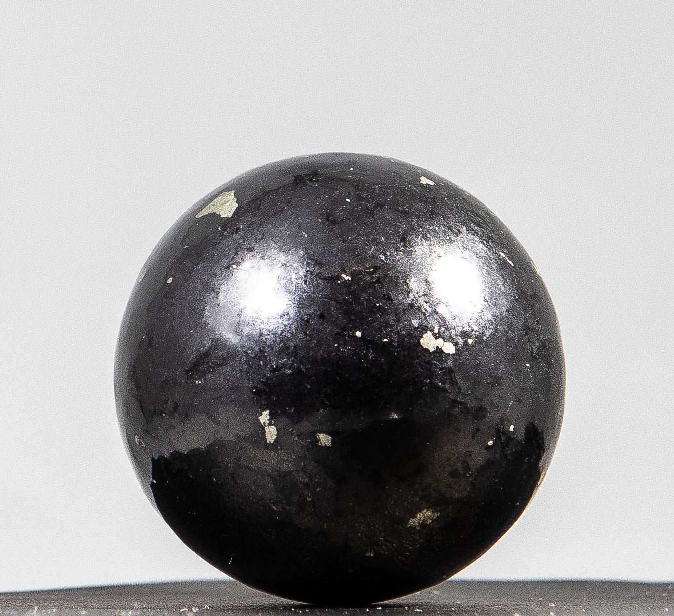 197 Shungite Sphere 55 g 1.2x4.5in