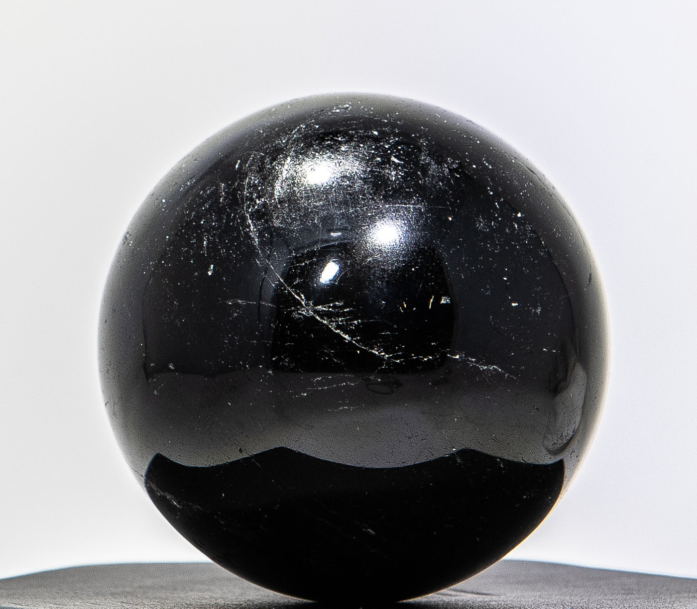 207 Shungite Sphere 284 g 2x7in