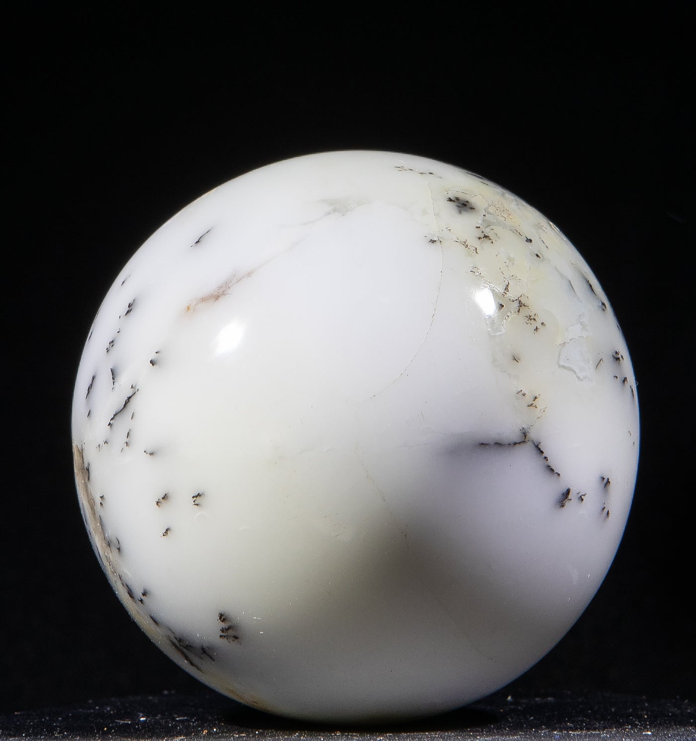 239 Dendritic White Quartz Agate Sphere 291 g 2.2x8in