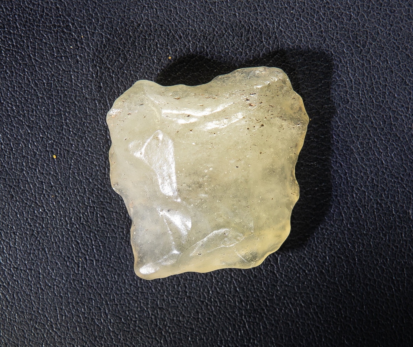 349 Libyan Desert Glass 5 g 2.5 x 2.4 cm