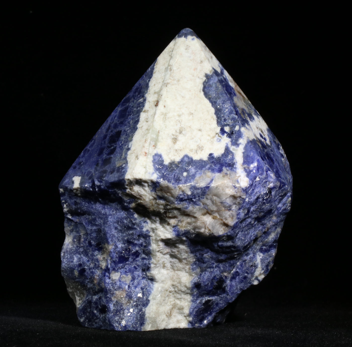 821 Blue Sodalite 183g 5 x 2.5 in