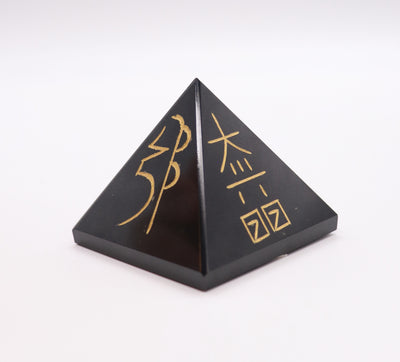 854 Obsidian Reiki Pyramid 134g 2 x 2 in